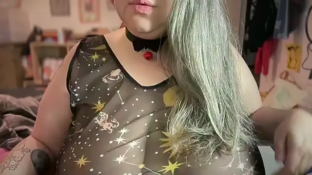 Snapshot of MimiParis chatting on December 1, 6:41 pm MimiParis online show from December 1, 6:41 pm