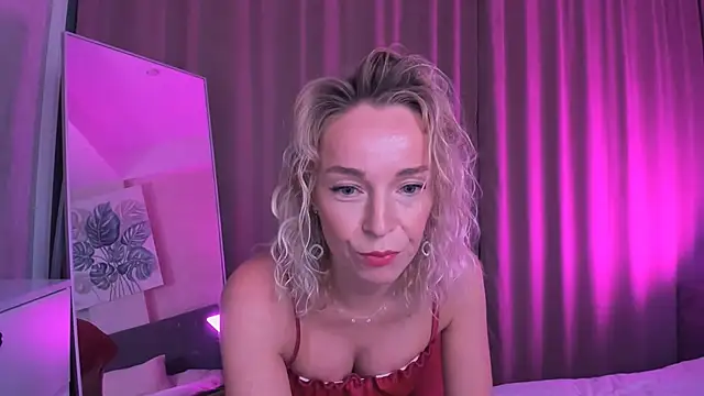 Snapshot of bubbling_crush chatting on November 13, 9:36 pm bubbling crush online show from November 13, 9:36 pm