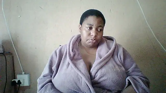 bustyboobs6 online show from March 11, 7:25 am