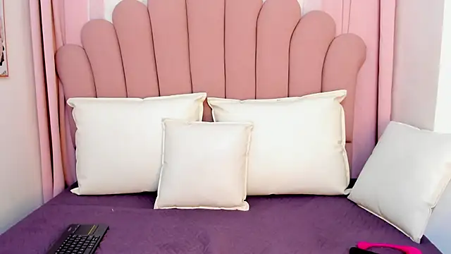 Snapshot of Dahiana_gomez18 chatting on February 12, 11:40 am Dahiana gomez18 online show from February 12, 11:40 am