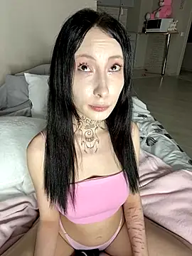 Snapshot of your_Roxy chatting on December 8, 2:52 pm your Roxy online show from December 8, 2:52 pm