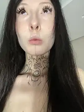 Snapshot of your_Roxy chatting on December 21, 6:23 pm your Roxy online show from December 21, 6:23 pm