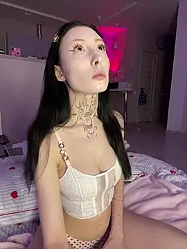 Snapshot of your_Roxy chatting on January 12, 8:03 pm your Roxy online show from January 12, 8:03 pm