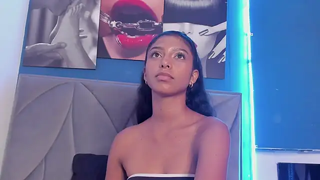 GeorginaRoy online show from December 4, 7:23 pm