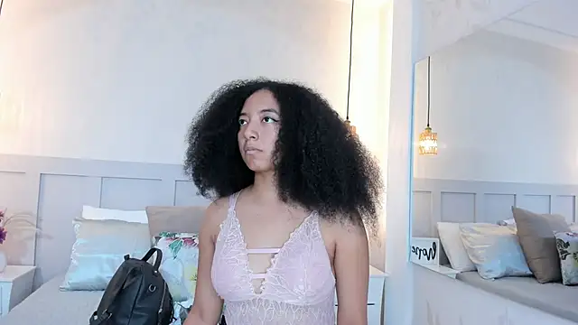 Snapshot of NAHOMI_MILLER chatting on February 18, 10:50 pm NAHOMI MILLER online show from February 18, 10:50 pm