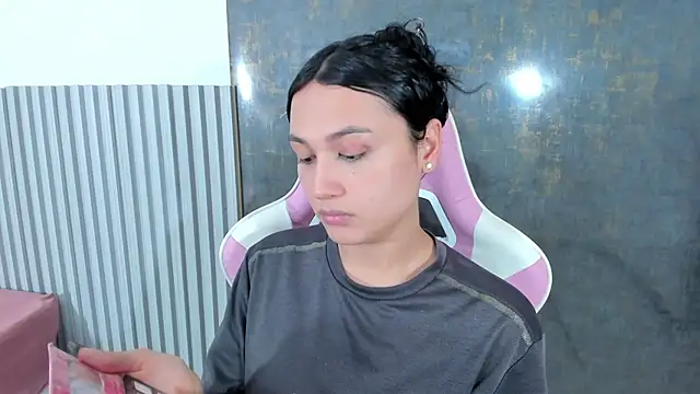 lana boomer online show from December 2, 8:37 pm