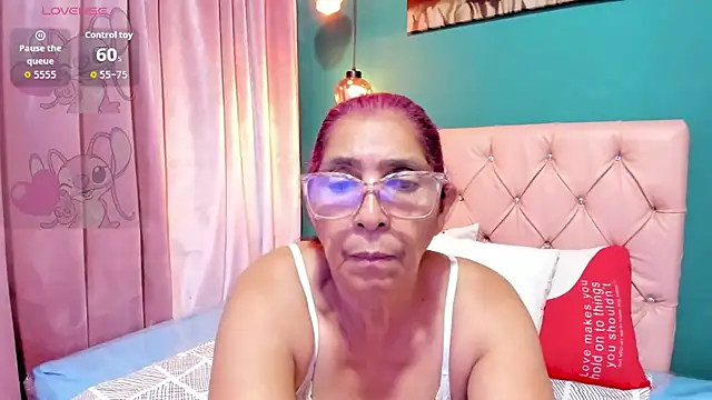 Snapshot of renata_milf_ chatting on July 24, 12:03 pm renata milf online show from July 24, 12:03 pm