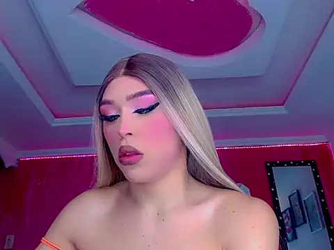 Snapshot of TiffanyMackensyy chatting on November 3, 12:46 am TiffanyMackensyy online show from November 3, 12:46 am