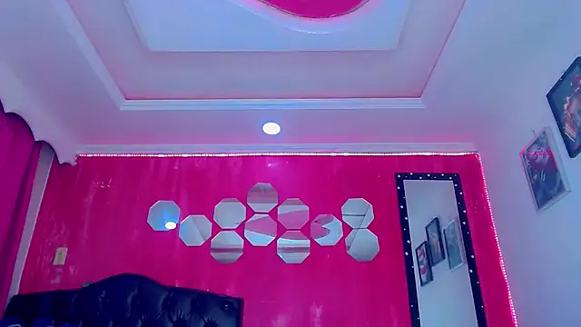 Snapshot of TiffanyMackensyy chatting on November 9, 1:37 am TiffanyMackensyy online show from November 9, 1:37 am