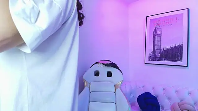 Snapshot of Theia_moon chatting on January 12, 12:44 pm Theia moon online show from January 12, 12:44 pm