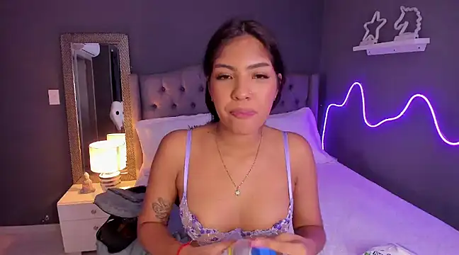 Snapshot of MadyLust chatting on January 10, 1:32 am MadyLust online show from January 10, 1:32 am