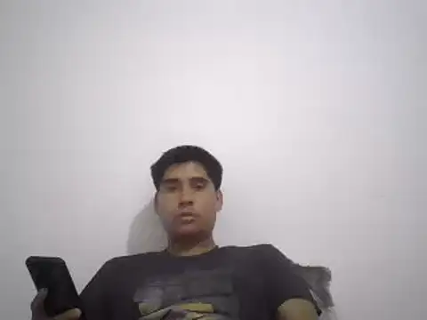 estudiante69 online show from December 5, 10:34 pm