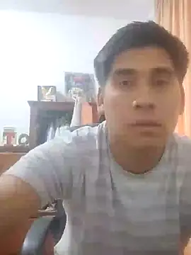 estudiante69 online show from December 12, 10:52 pm