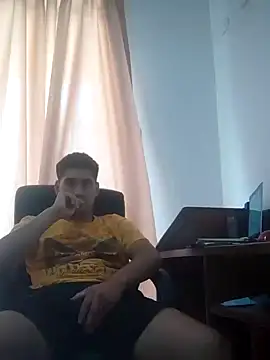 estudiante69 online show from December 30, 7:00 pm