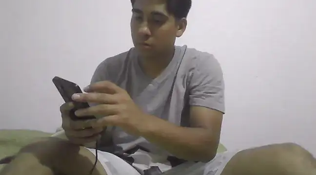 estudiante69 online show from February 24, 3:23 am