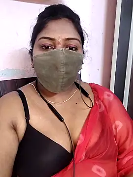 RomeoJuliet345 online show from May 4, 6:26 pm