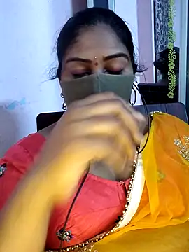 Snapshot of RomeoJuliet345 chatting on July 24, 5:11 pm RomeoJuliet345 online show from July 24, 5:11 pm