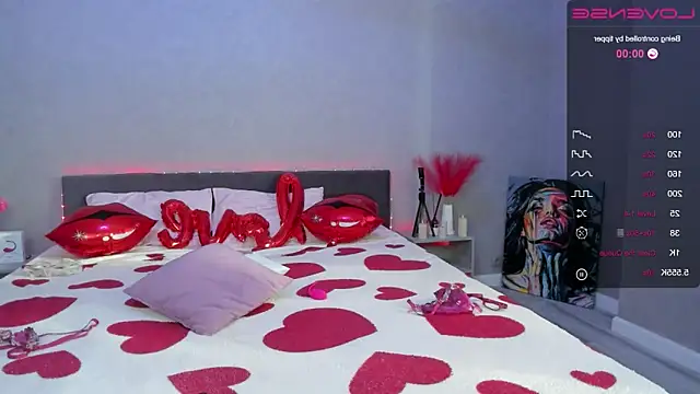 Snapshot of BritneyLix chatting on February 22, 1:35 pm BritneyLix online show from February 22, 1:35 pm