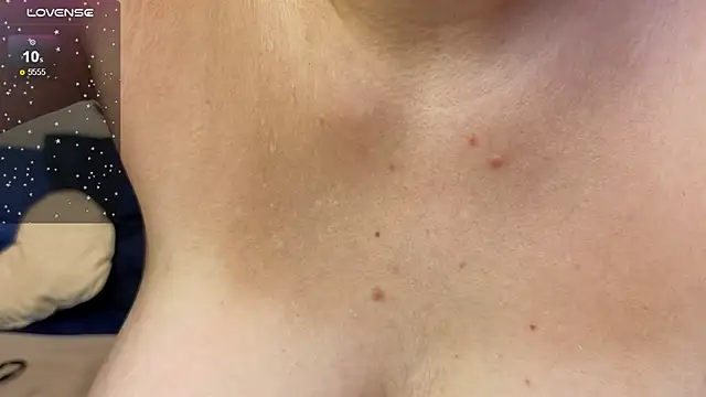 Snapshot of BritneyLix chatting on September 20, 11:33 am BritneyLix online show from September 20, 11:33 am