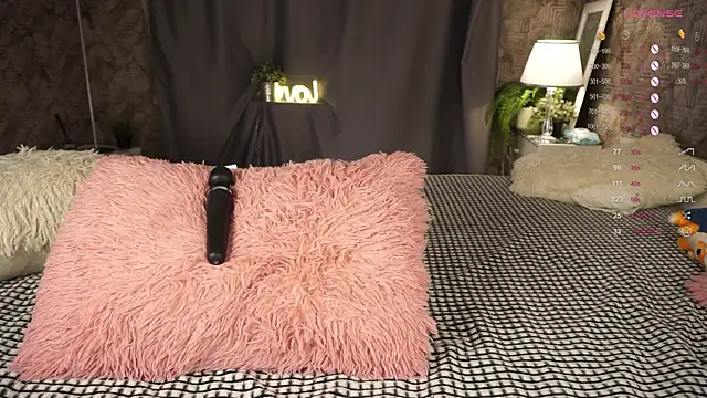 DorisHalsted online show from December 9, 2:34 am