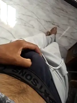 Snapshot of PracticalGum40 chatting on January 15, 2:27 am PracticalGum40 online show from January 15, 2:27 am