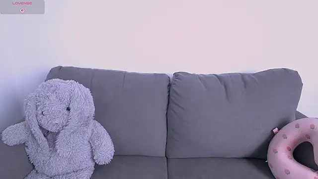 Snapshot of petite_paola chatting on June 11, 3:43 pm petite paola online show from June 11, 3:43 pm