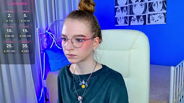 Snapshot of VioletShine chatting on November 7, 10:04 am VioletShine online show from November 7, 10:04 am