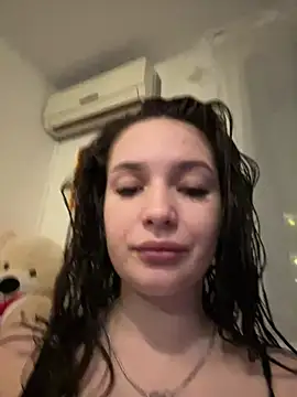 VixenAmour online show from February 3, 5:46 pm