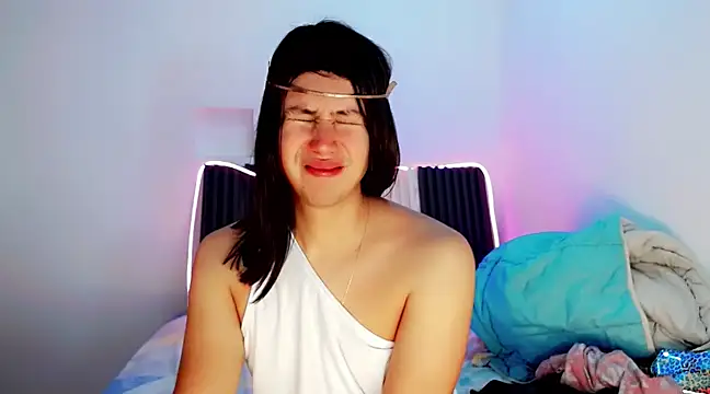 Snapshot of Oxana-Novikov chatting on December 5, 10:23 pm Oxana-Novikov online show from December 5, 10:23 pm