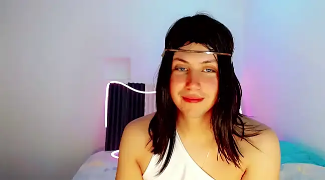 Snapshot of Oxana-Novikov chatting on December 6, 7:43 am Oxana-Novikov online show from December 6, 7:43 am