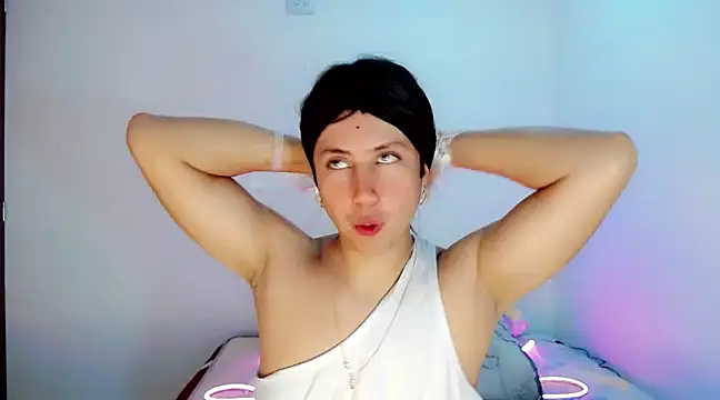 Snapshot of Oxana-Novikov chatting on December 14, 11:23 pm Oxana-Novikov online show from December 14, 11:23 pm