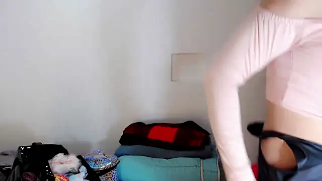 Snapshot of Oxana-Novikov chatting on October 13, 9:59 pm Oxana-Novikov online show from October 13, 9:59 pm