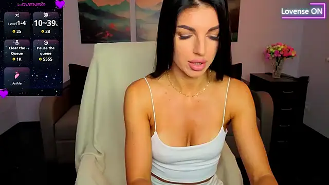 Angelina Clarks online show from August 4, 6:27 am