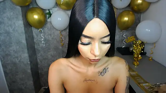 Snapshot of Tiffanny chatting on February 17, 4:37 pm Tiffanny online show from February 17, 4:37 pm