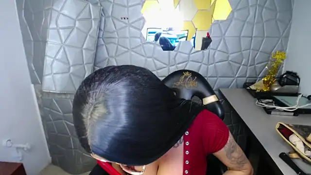 Snapshot of Tiffanny chatting on March 5, 3:40 pm Tiffanny online show from March 5, 3:40 pm