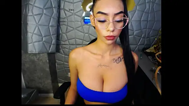 Snapshot of Tiffanny chatting on March 6, 1:03 pm Tiffanny online show from March 6, 1:03 pm