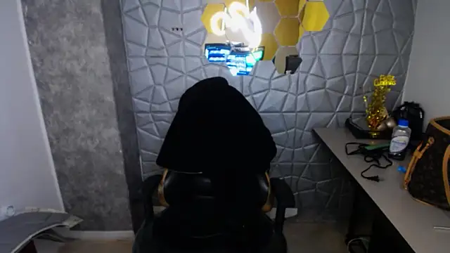 Snapshot of Tiffanny chatting on March 13, 12:46 pm Tiffanny online show from March 13, 12:46 pm