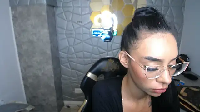 Snapshot of Tiffanny chatting on March 13, 6:56 pm Tiffanny online show from March 13, 6:56 pm