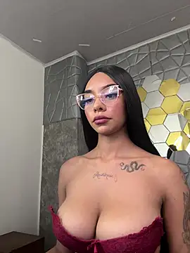 Snapshot of Tiffanny chatting on March 21, 3:46 pm Tiffanny online show from March 21, 3:46 pm