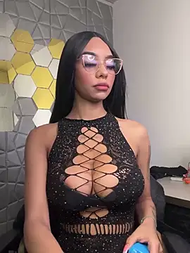 Snapshot of Tiffanny chatting on March 22, 12:35 pm Tiffanny online show from March 22, 12:35 pm