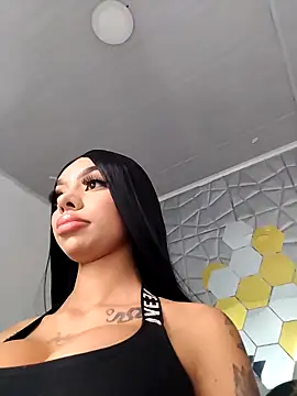 Snapshot of Tiffanny chatting on October 2, 2:40 am Tiffanny online show from October 2, 2:40 am