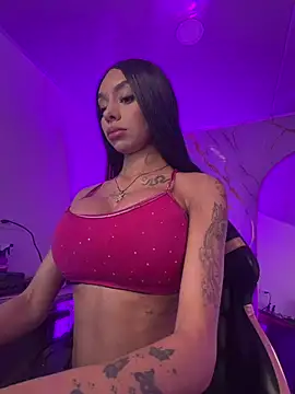 Snapshot of Tiffanny chatting on February 25, 11:09 am Tiffanny online show from February 25, 11:09 am