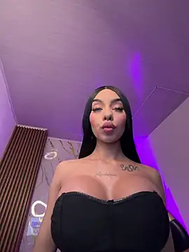 Snapshot of Tiffanny chatting on March 3, 12:33 pm Tiffanny online show from March 3, 12:33 pm