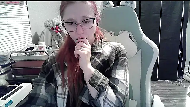Snapshot of LilyFoxxx chatting on January 13, 4:18 am LilyFoxxx online show from January 13, 4:18 am