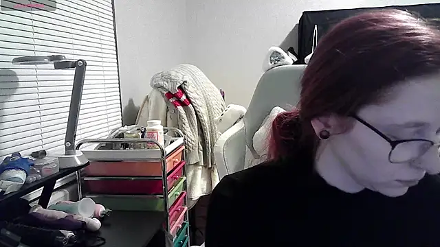 Snapshot of LilyFoxxx chatting on January 22, 4:55 am LilyFoxxx online show from January 22, 4:55 am