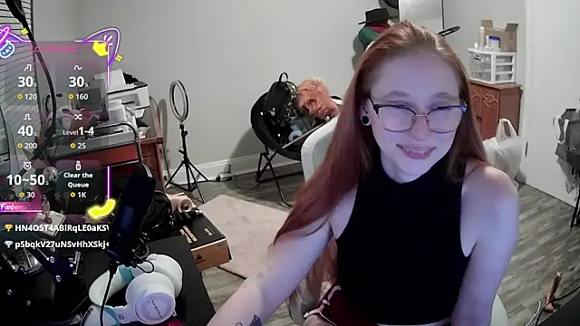 Snapshot of LilyFoxxx chatting on October 6, 3:26 am LilyFoxxx online show from October 6, 3:26 am