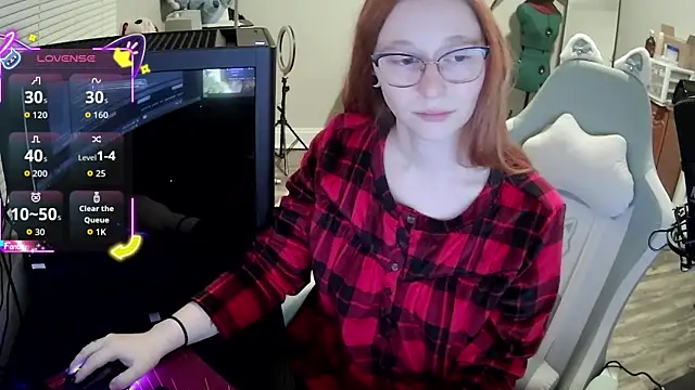 Snapshot of LilyFoxxx chatting on October 8, 3:26 am LilyFoxxx online show from October 8, 3:26 am