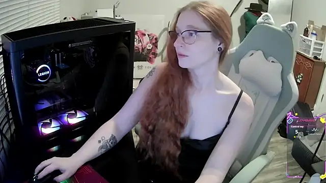 LilyFoxxx online show from November 21, 4:22 am