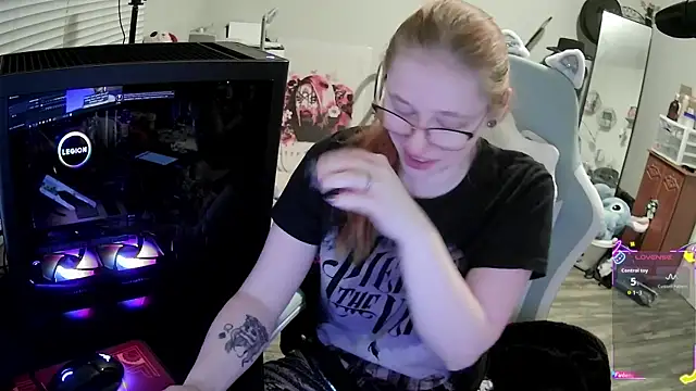 LilyFoxxx online show from November 29, 6:16 am