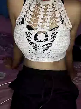 Snapshot of Aaliyalove1 chatting on February 3, 8:57 pm Aaliyalove1 online show from February 3, 8:57 pm